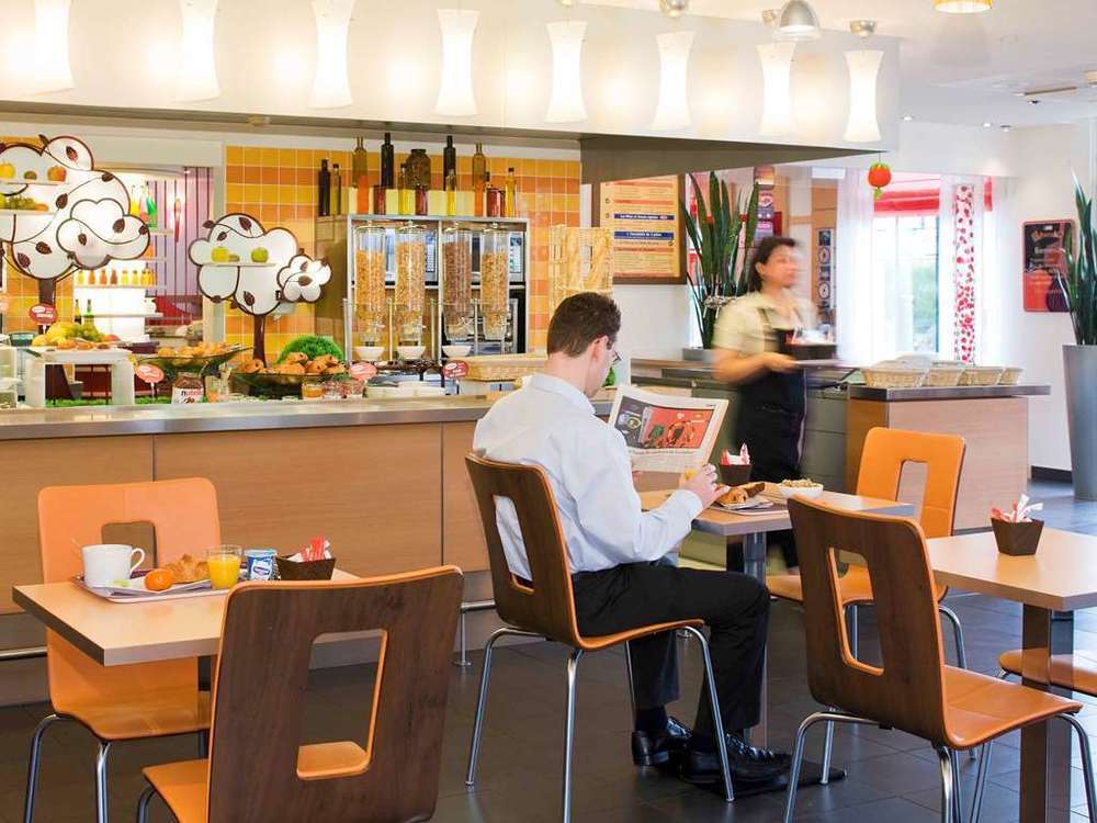 Hotel Ibis Mulhouse Ile Napoleon Sausheim Restaurante foto