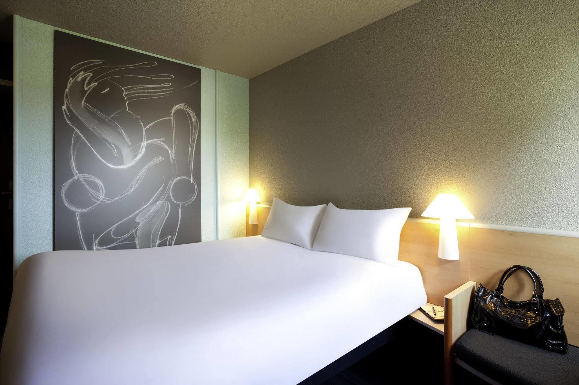 Hotel Ibis Mulhouse Ile Napoleon Sausheim Exterior foto